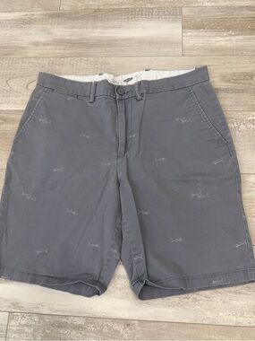 Old Navy Men's Slate Gray Embroidered Shark Flat-Front Shorts - Ultimate Slim